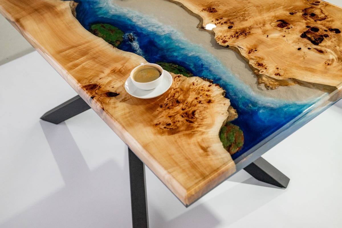 Dining table Laguna Tamplaru cu radio 2 Dining table Laguna Tamplaru cu radio 2