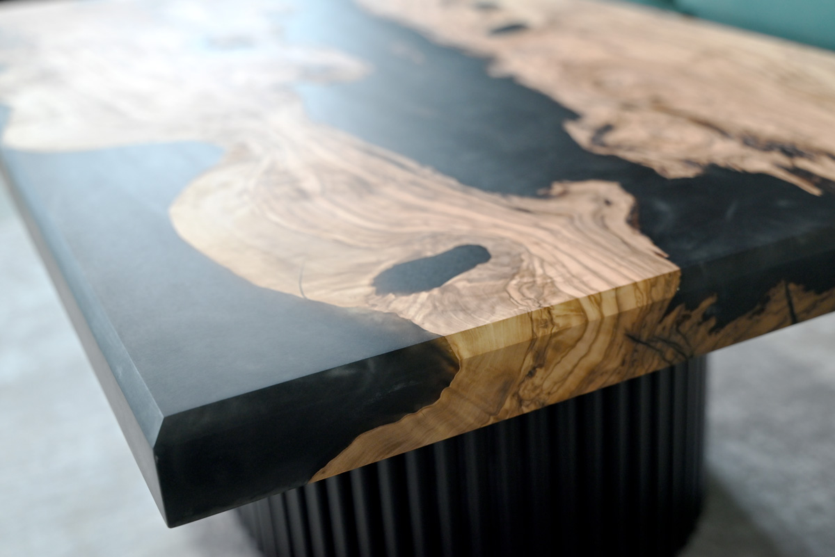 Masută de cafea din maslin & Epoxy - imagine 4